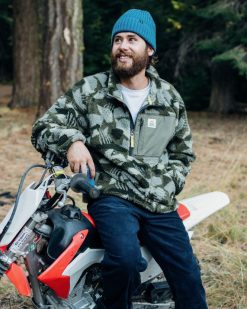 Passenger Clothing J0V68D41 Offroad Recycled Deep-Pile Sherpa Fleece Fir Tree Camo Pattern Men Camo